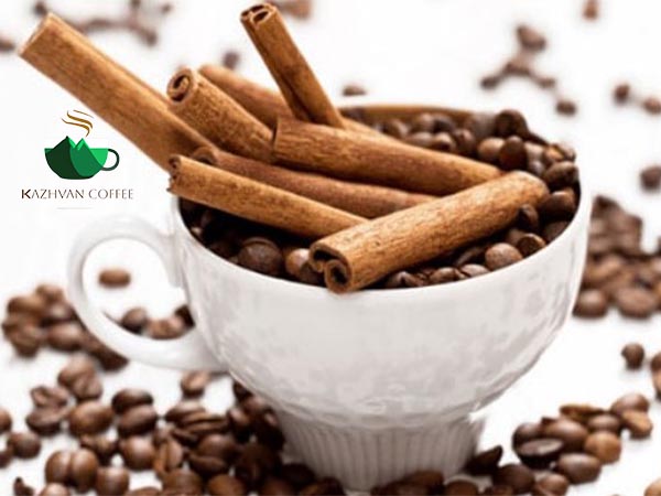 شیرین کردن قهوه با دارچین